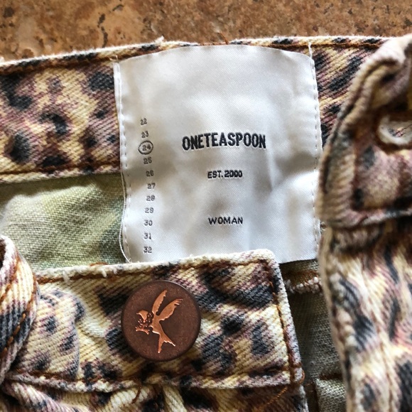 Vanguard Mid Rise Denim Skirt in Leopard - Picture 7 of 8